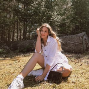 Meet your Posher, Ava